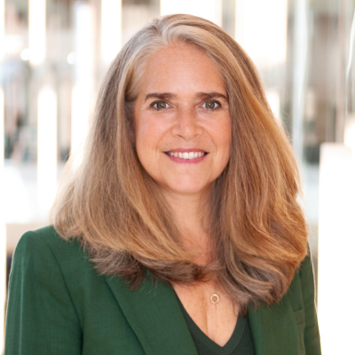 Wendy Taylor Headshot